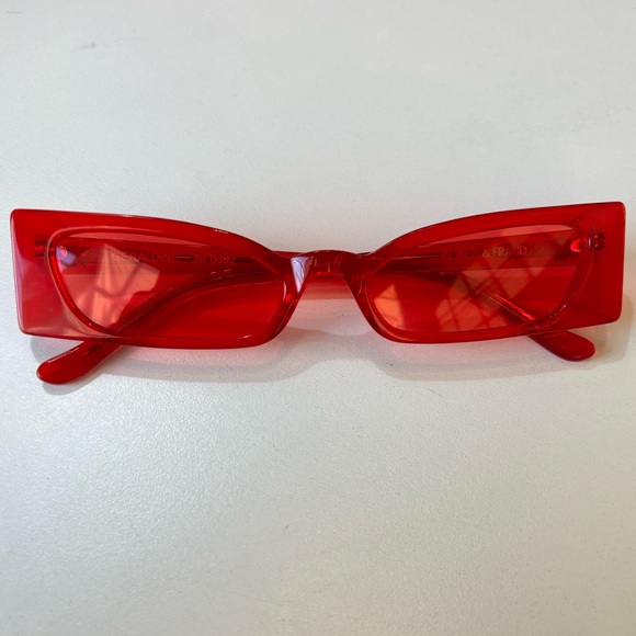 Roberi & Fraud Geraldine Sunglasses in Red - Picture 2 of 8